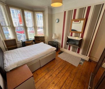 5 bedroom terraced house to rent - Photo 3