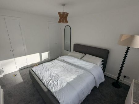 3 bedroom detached house to rent - Photo 3