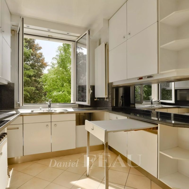 Grand appartement familial de 164 m² avec balcon filant et vue sur parc – Saint-Germain-en-Laye - Photo 1