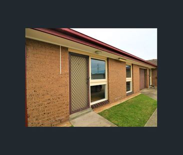 Two bedroom renovated unit. - Photo 4