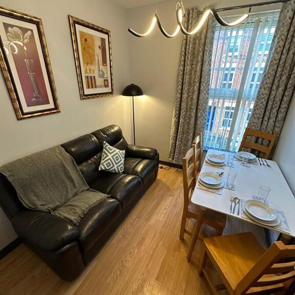 Room 4, 37b Wellesley Ave, Belfast, BT9 6DG - Photo 1