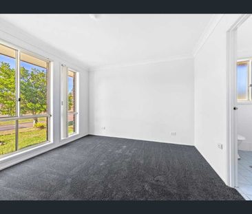 Newly Renovated Family Home with Brand-New Kitchen (Furniture is no... - Photo 1