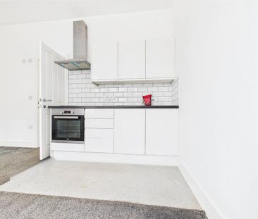 Property to rent - Photo 2