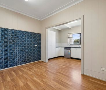 Charming Three-Bedroom Home with Space, Comfort & Convenience - Photo 3