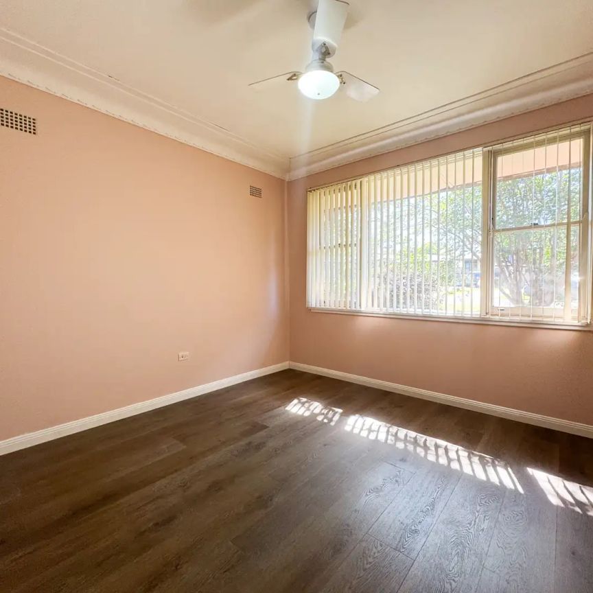 “Three bedroom Family Home” - Photo 1