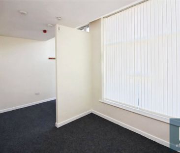 Thornhill Road, Rastrick, Brighouse, West Yorkshire, HD6 - Photo 3