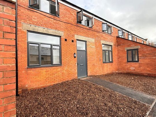 Sherborne Road, Yeovil, Somerset - Photo 1