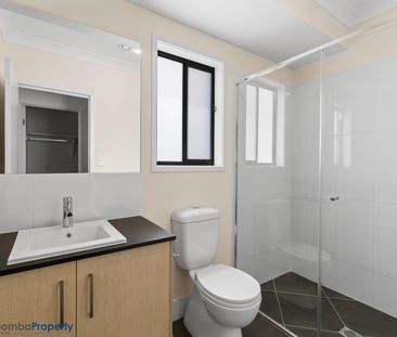 Ducted Air-Con to 4 bedroom Family Home in Premium Estate! - Photo 6