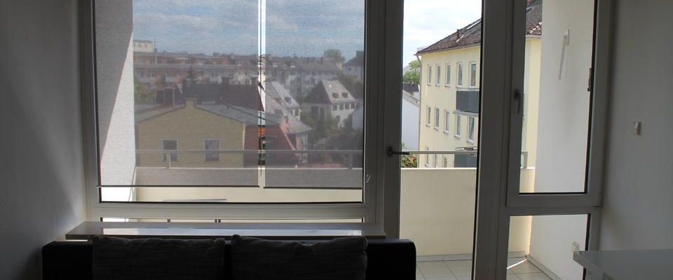 Ab 01.12. sonnige möbl. 1,5 Zimmer Wohnung v. priv. neben BMW - Photo 1