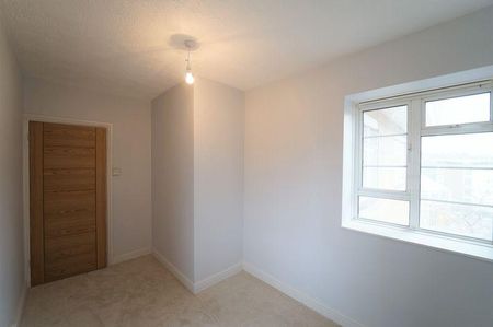 4 bedroom apartment to rent - Photo 4