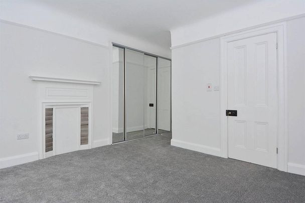 6 Chlorine Gardens, Belfast BT9 5DJ - Photo 1