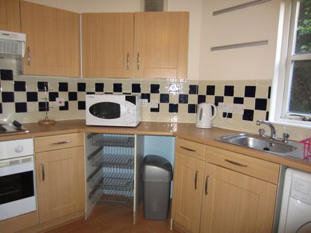 2 bedroom apartment to rent - Photo 3