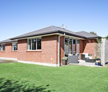 3 bedroom townhouse close to the CBD - Photo 5