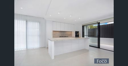 Stunning brand new residence - Photo 3