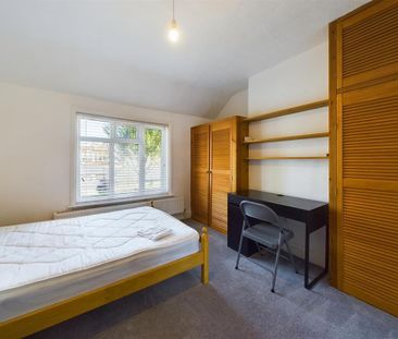 4 bedroom terraced house to rent - Photo 4