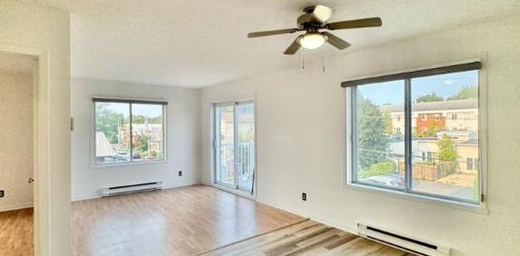 Beau 3.5 rénové à louer Granby - Photo 2