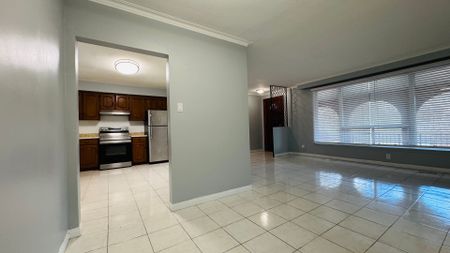 For Lease - 9762 Keele Street Unit# Main Floor, Vaughan, Ontario - Photo 5