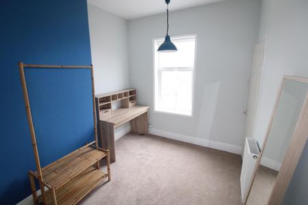 2 bedroom terraced house to rent - Photo 4