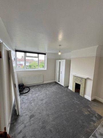 6 bedroom semi-detached house to rent - Photo 2