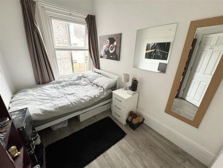 5 bedroom house to rent - Photo 2