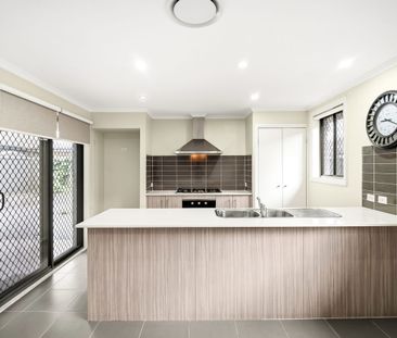 Stylish, Low Maintenance & Move-In Ready - Photo 4