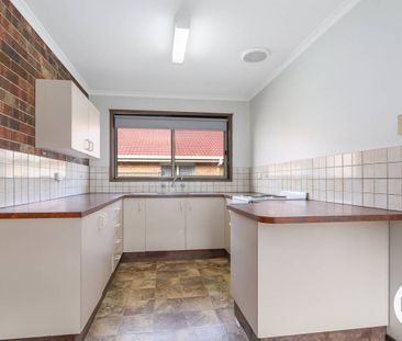 NEAT 2-BEDROOM UNIT IN EAST ALBURY - Photo 2