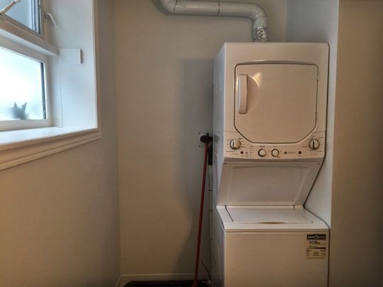 For Lease - 222 Kenilworth Avenue Unit# B, Toronto, Ontario - Photo 1