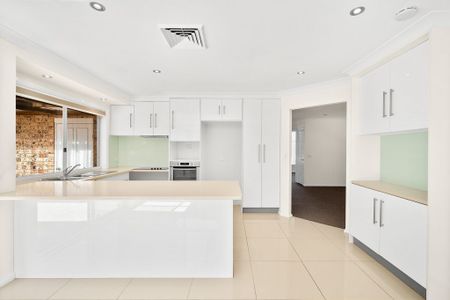 Modern Single-Level Family Home - Photo 5