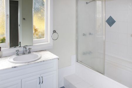 PERFECTLY POSITIONED - Photo 2