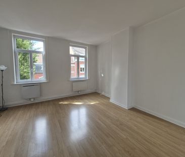 Location Appartement 3 pièces 55m² VILLENEUVE D ASCQ 59491 - Photo 3