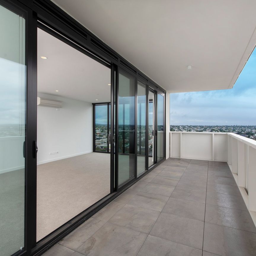 2 bedroom apartment with amazing views - Photo 1
