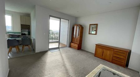 Modern Townhouse - Photo 2