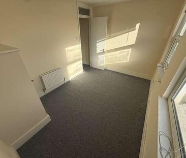 Friern Barnet Road, London, N11 - Photo 2