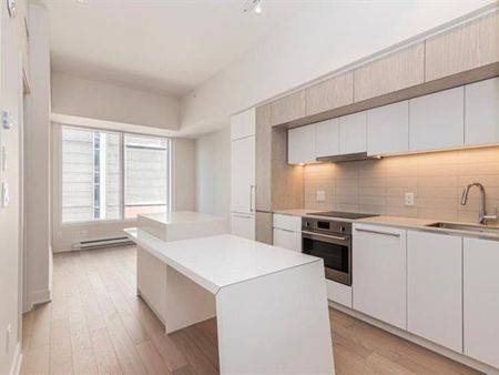 1288 Rue St Antoine O. - Photo 2