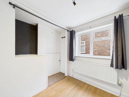 3 bedroom semi-detached house to rent - Photo 5