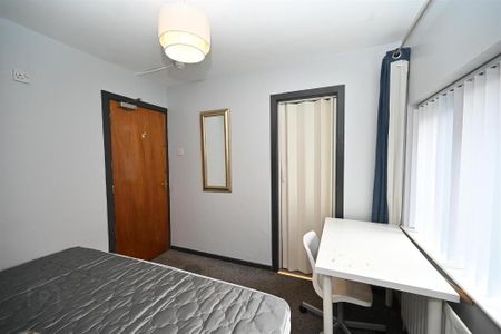 Room 8, 9 Eglantine Avenue, Belfast, BT9 6DW - Photo 4