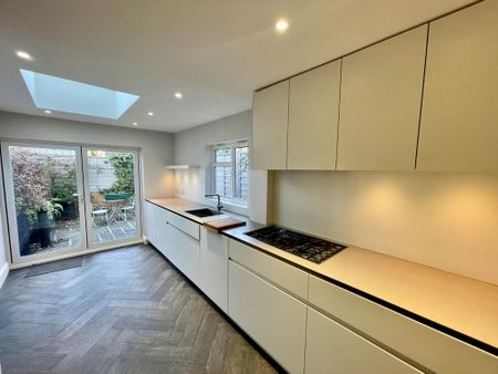 4 bedroom terraced house to rent - Photo 2