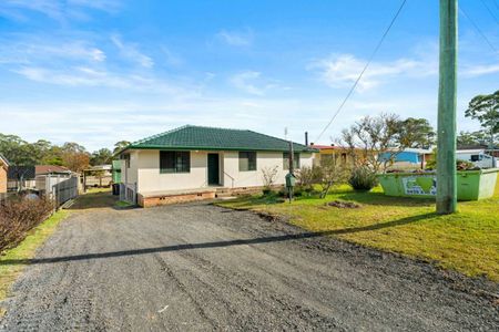 Freshly Renovated 3-Bedroom Home in Central Huskisson - Photo 3