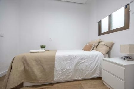 Carrer de Dolores Alcaide, Valencia, Valencian Community 46007 - Photo 5