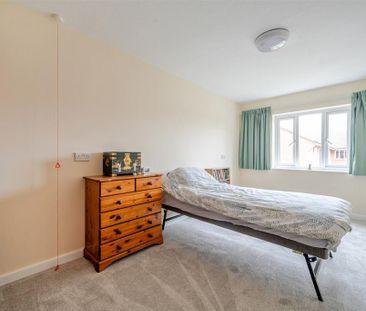 1 bedroom retirement property to rent - Photo 6