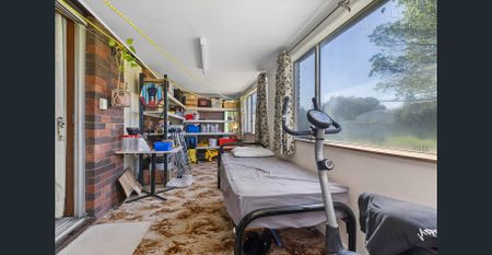 Beautifully Maintained and Recently Updated Home - Photo 2