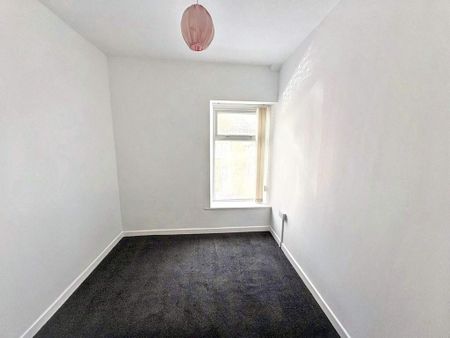 4 bedroom terraced house to rent - Photo 3