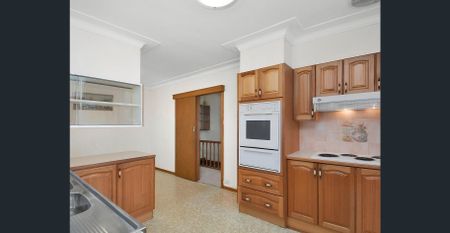 Comfortable family home in a central location - Photo 2