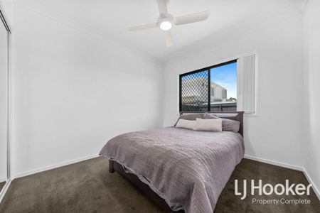 Modern Family Home with Side Access - Photo 5