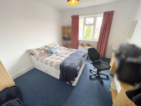 4 Bedroom House To Rent in Winton - £1,850 pcm Tenancy Info - Photo 4