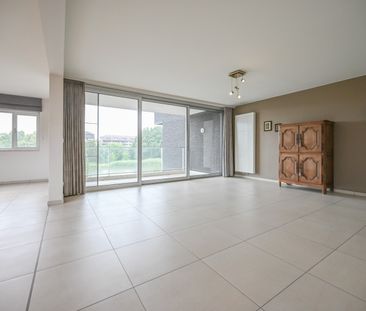 Riant 3-slaapkamerappartement met zicht op de vaart te Izegem - Photo 2