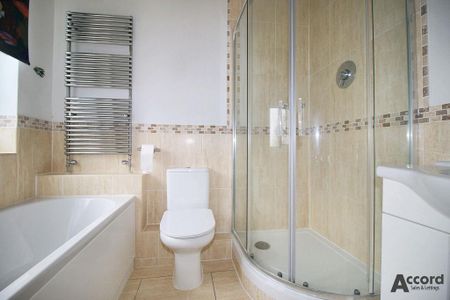 3 bedroom semi-detached house to rent - Photo 2