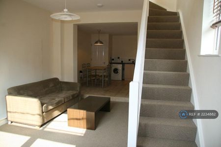 1 bedroom maisonette to rent - Photo 2