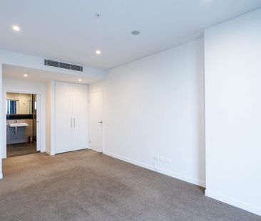 Luxury 2 Bedroom Apartment with Harbour Bridge/ Water View /City View - Photo 1