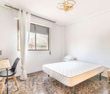 Piso de alquiler en Carrer Santa Bàrbara, ., Madrigal - Photo 4